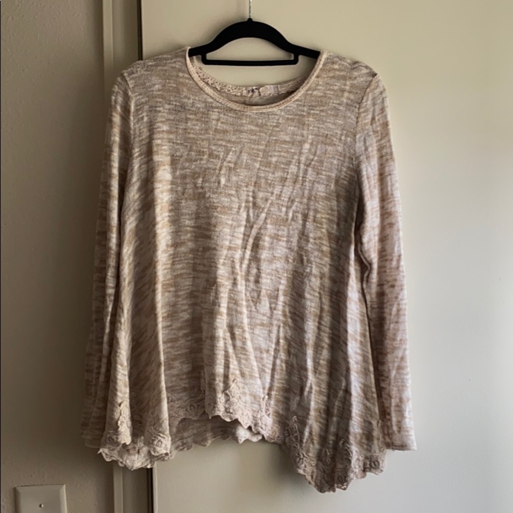 Lace detail tunic!